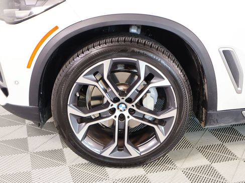 Used 2023 BMW X5 xDrive40i w/ Premium Package AWD/4WD image 19