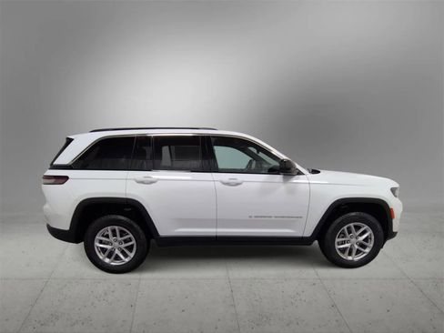 Used 2025 Jeep Grand Cherokee Laredo X w/ Luxury Tech Group I image 9