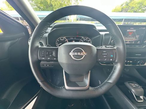 Used 2025 Nissan Rogue SV FWD image 15