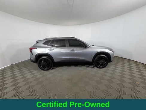 Used 2024 Chevrolet Trax ACTIV w/ Driver Confidence Package FWD image 3