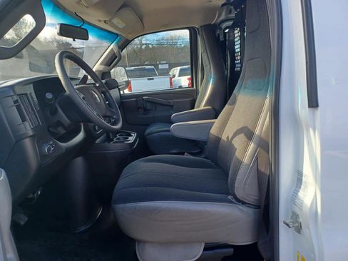 Used 2023 Chevrolet Express 2500 RWD 2500 135 w/ Driver Convenience Package image 7