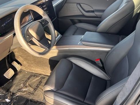 Used 2024 Tesla Model X image 14