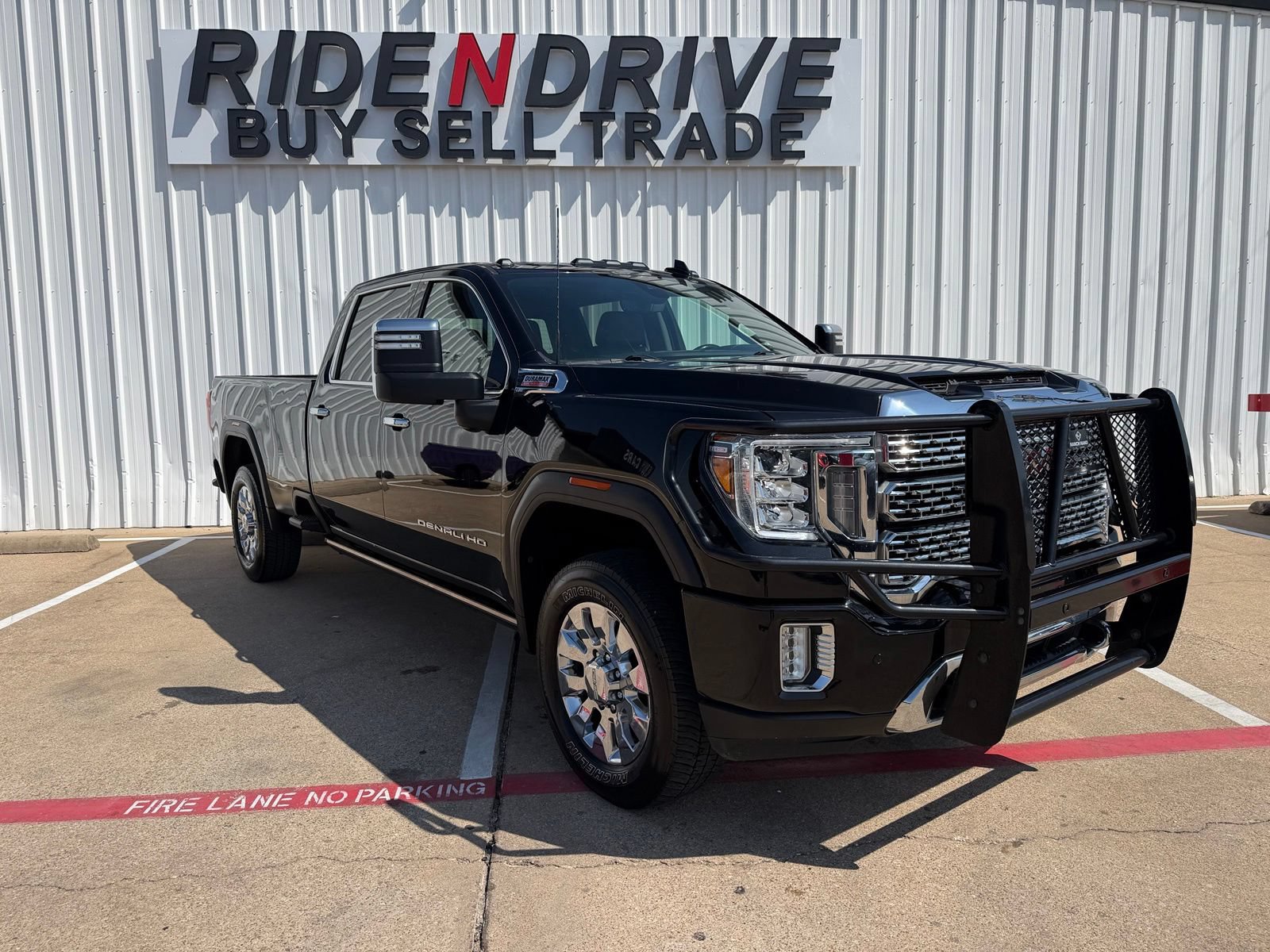 Used 2021 GMC Sierra 2500 Denali w/ Denali Ultimate Package AWD/4WD image 9