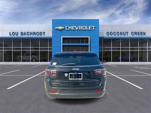 Used 2024 Jeep Compass Sport image 7