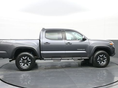 Used 2021 Toyota Tacoma TRD Off-Road image 2