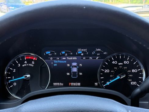 Used 2022 Ford F350 Lariat w/ Black Appearance Package AWD/4WD image 28