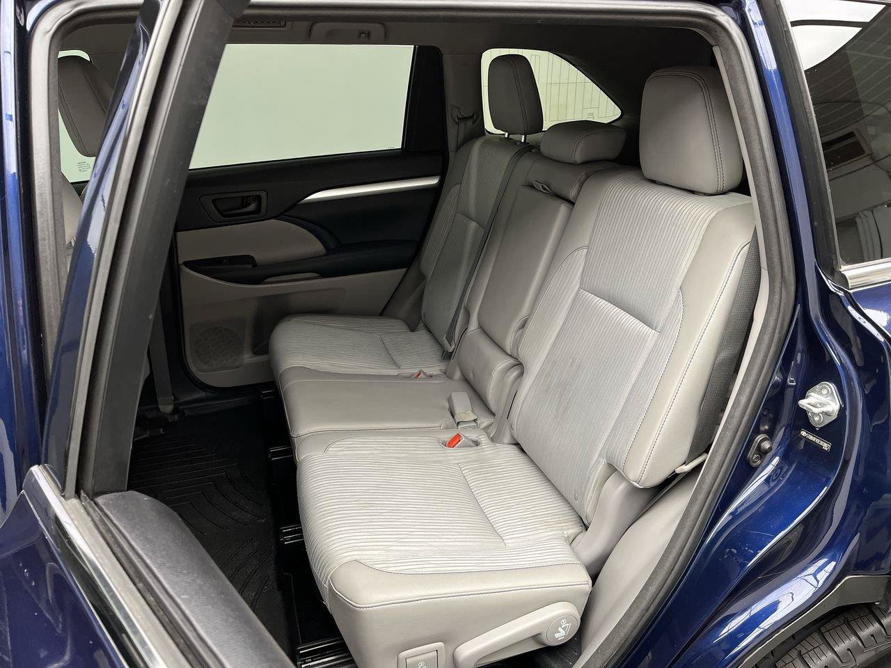 Used 2014 Toyota Highlander Plus AWD/4WD image 10