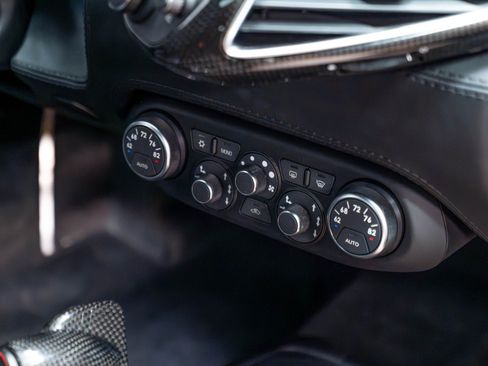 Used 2010 Ferrari 458 Italia Coupe RWD image 40