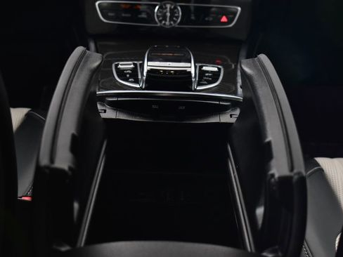 Certified 2022 Mercedes-Benz G 63 AMG 4MATIC image 33