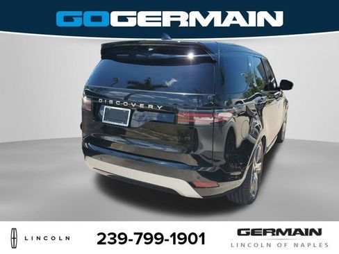 Used 2024 Land Rover Discovery Metropolitan Edition AWD/4WD image 7