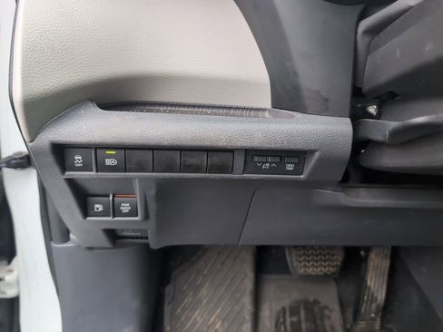 Used 2021 Toyota Sienna XLE image 23