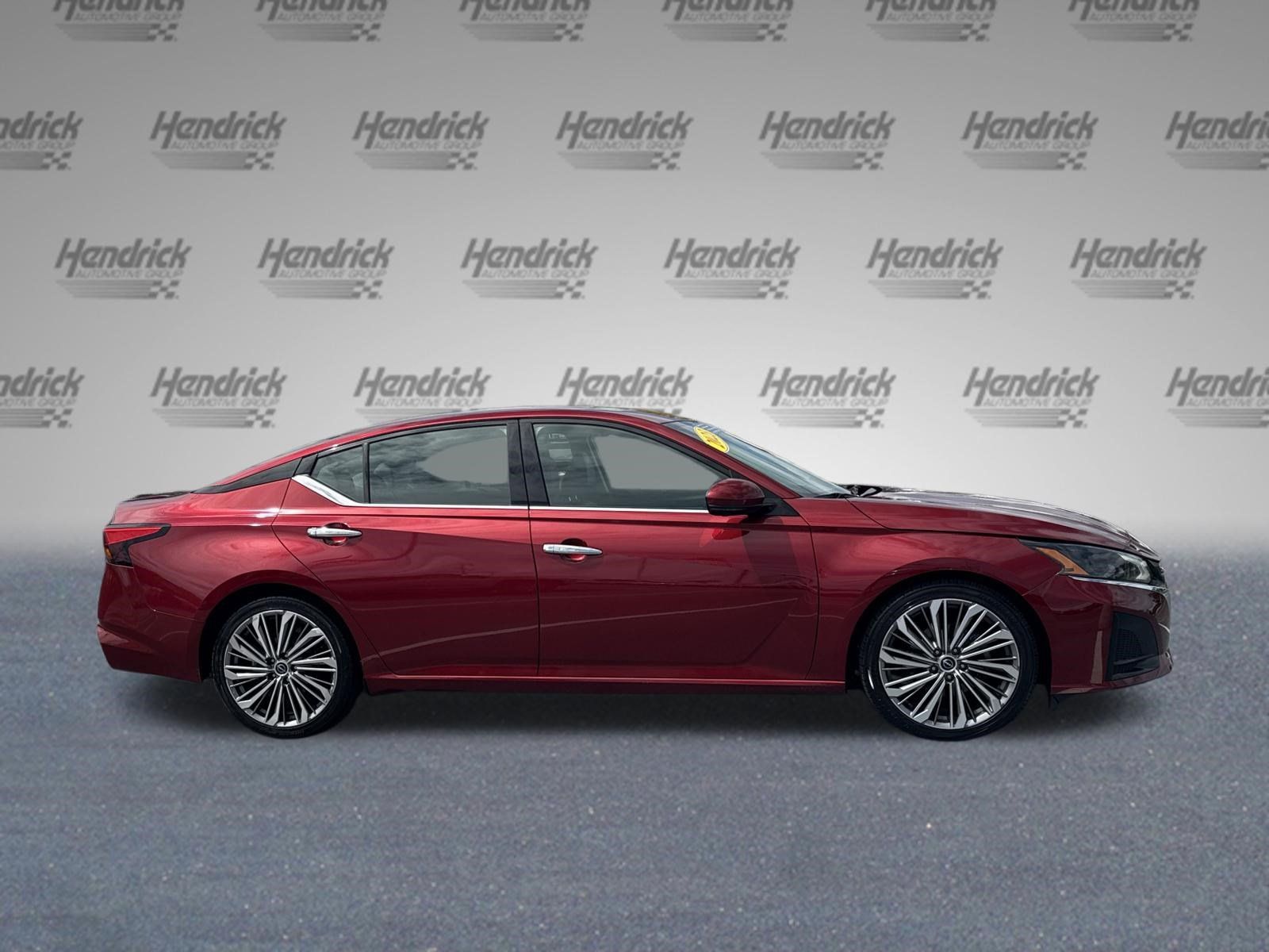 Used 2023 Nissan Altima 2.5 SL FWD image 11