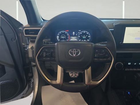 Used 2025 Toyota Tacoma TRD Sport AWD/4WD image 14