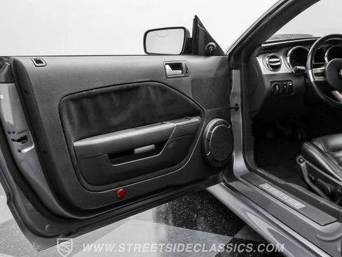 Used 2006 Ford Mustang GT image 40