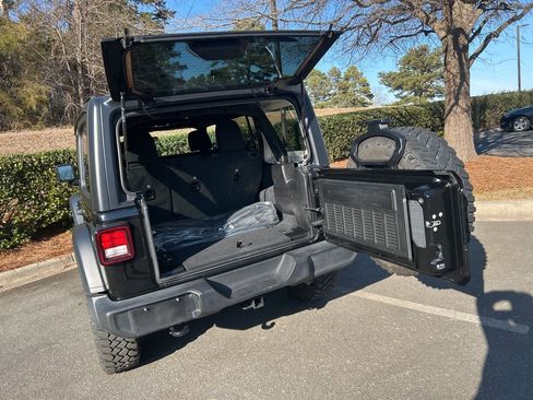 Used 2022 Jeep Wrangler Unlimited Sport image 26