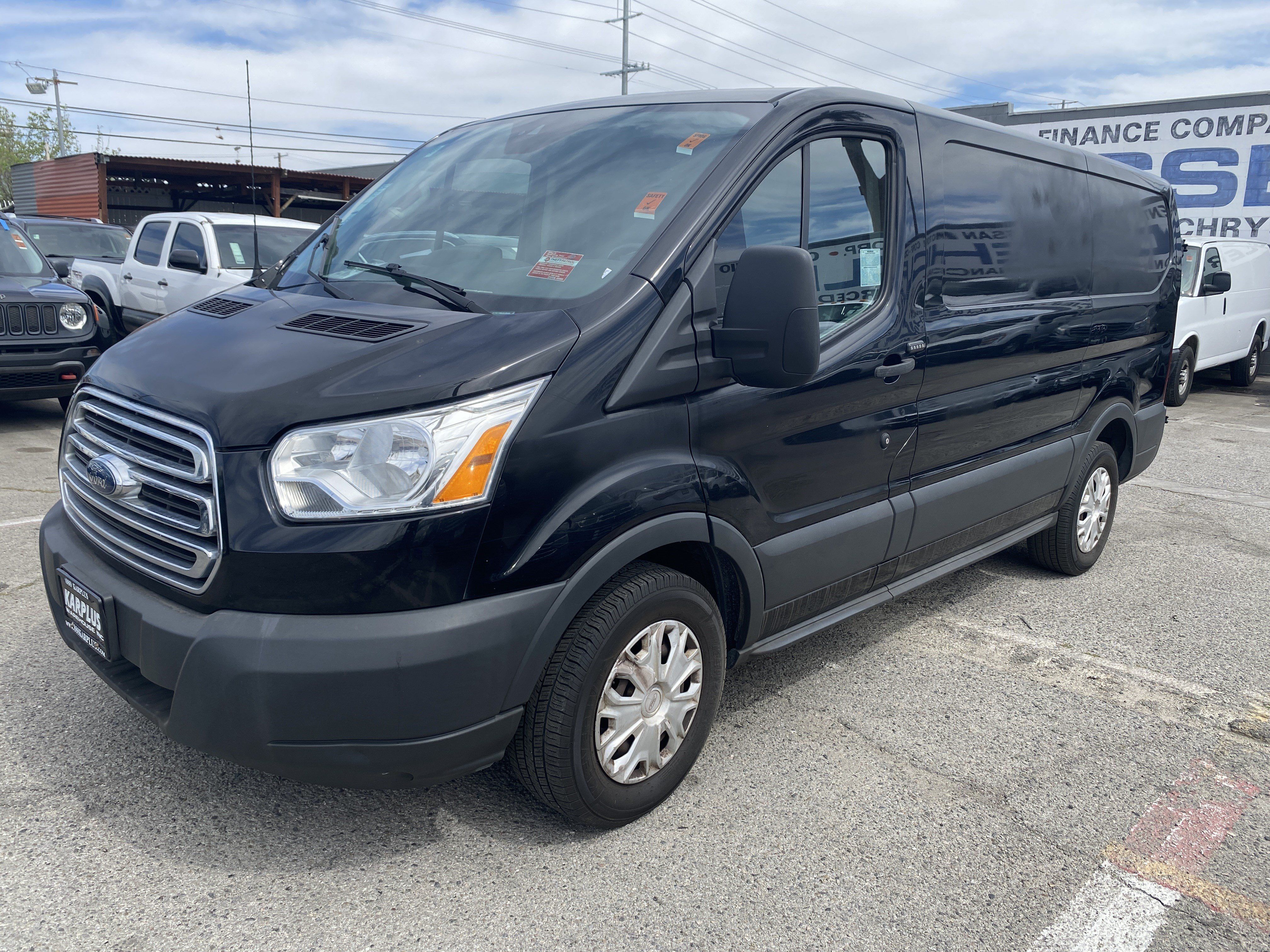 Used 2018 Ford Transit 150 130 Low Roof w/ Exterior Upgrade Package RWD image 2