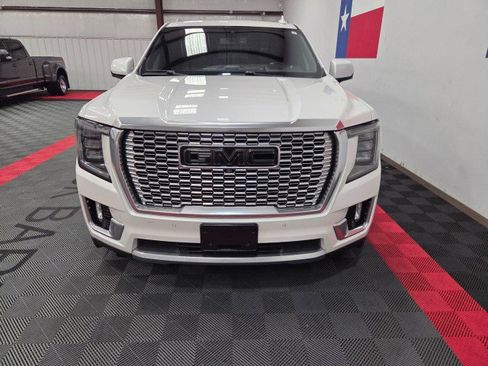 Used 2022 GMC Yukon XL Denali image 17