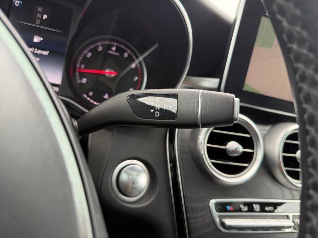 Used 2018 Mercedes-Benz GLC 300 4MATIC image 25