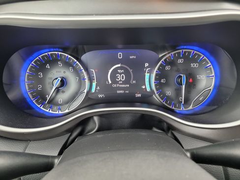 Used 2024 Chrysler Pacifica Touring-L FWD image 34
