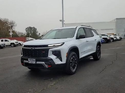 New 2026 Chevrolet Traverse Z71 w/ Enhanced Driving Package image 4