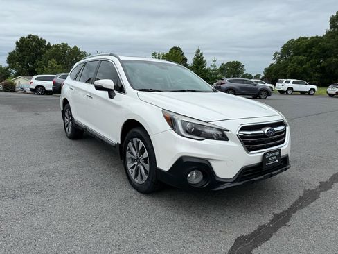 Used 2019 Subaru Outback 3.6R Touring AWD/4WD image 8
