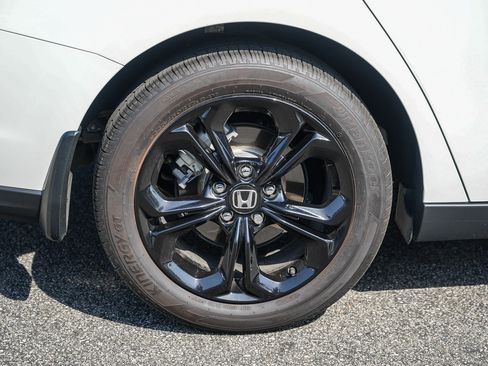 Used 2025 Honda Accord SE image 13