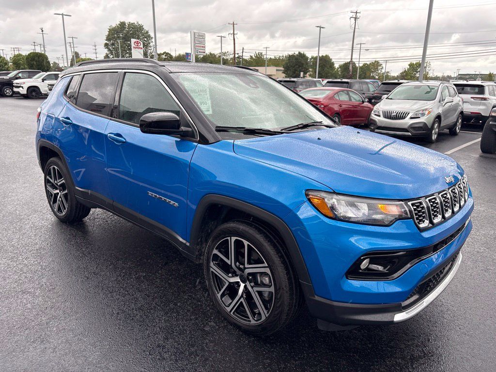 Used 2025 Jeep Compass Limited AWD/4WD image 7
