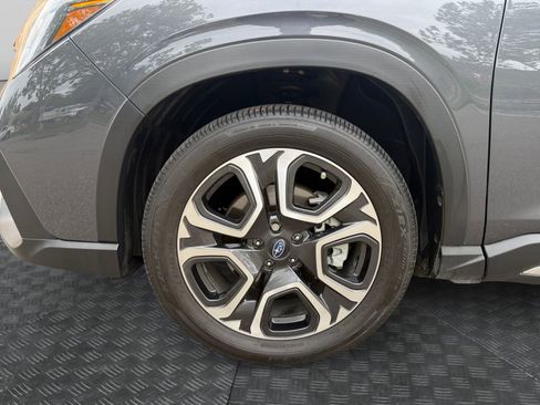 Used 2023 Subaru Ascent Limited w/ Technology Package AWD/4WD image 9