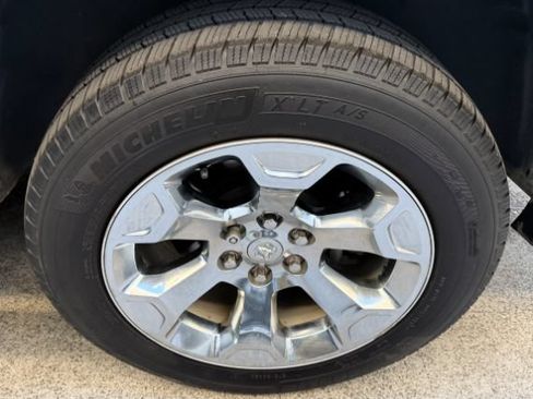 Used 2019 RAM 1500 Laramie AWD/4WD image 38