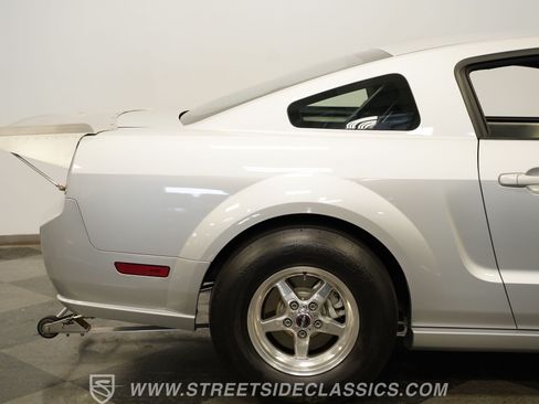 Used 2006 Ford Mustang GT RWD image 34