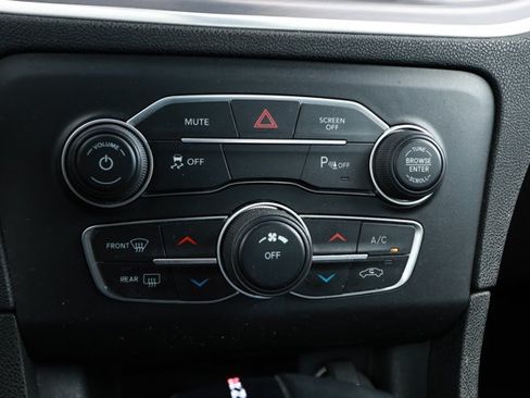 Used 2022 Dodge Charger SXT RWD image 18