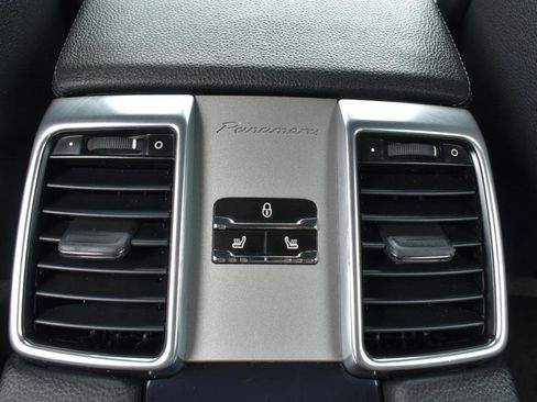 Used 2013 Porsche Panamera 4S image 40