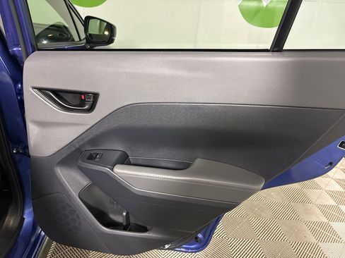 Used 2025 Subaru Crosstrek 2.0i Premium image 33