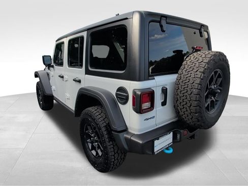 Used 2024 Jeep Wrangler Unlimited AWD/4WD image 3