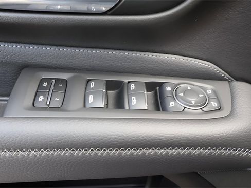 Used 2021 GMC Yukon Denali w/ Denali Ultimate Package image 9