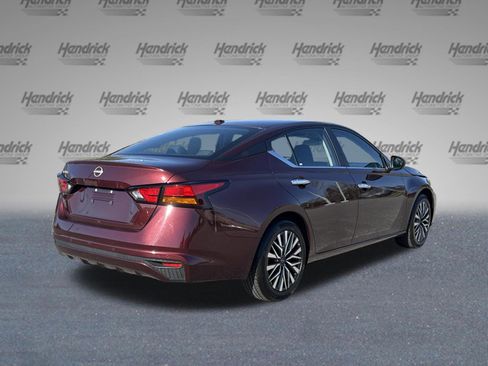 Used 2025 Nissan Altima 2.5 SV image 9