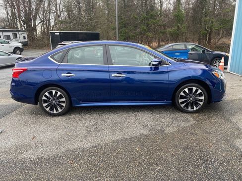 Used 2016 Nissan Sentra SR w/ SR Premium Package image 5
