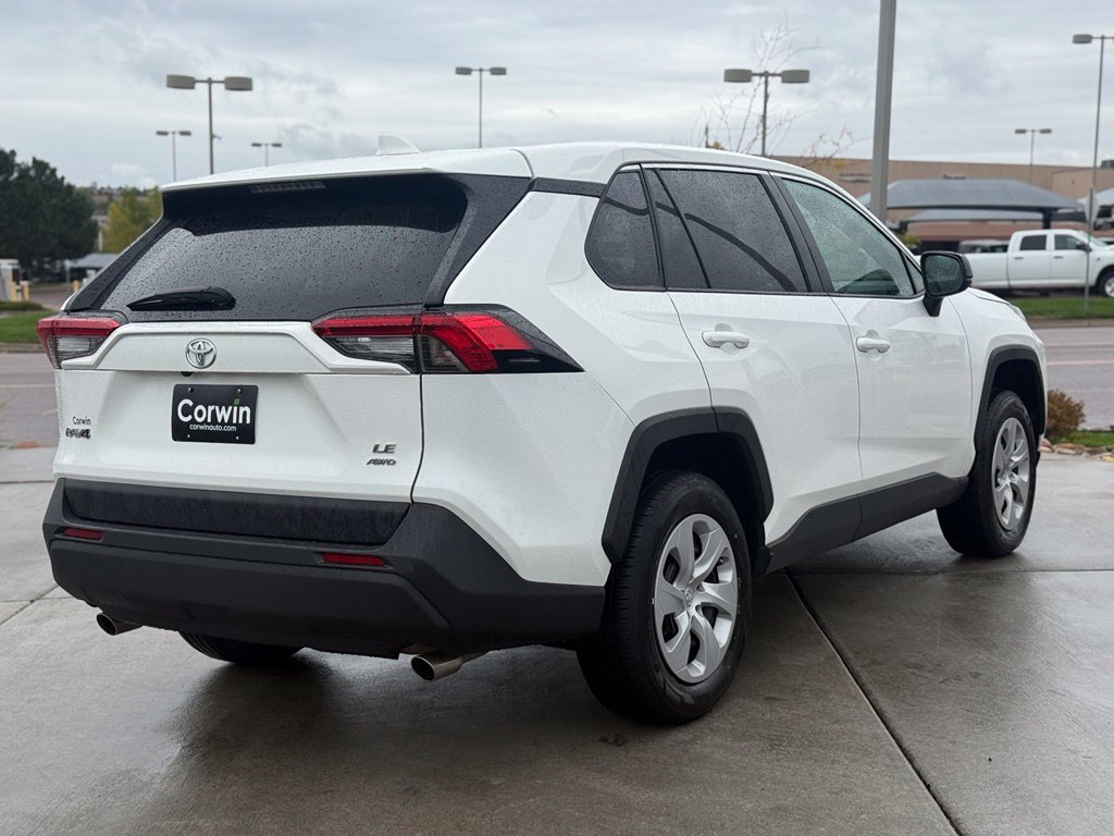 Used 2025 Toyota RAV4 LE AWD/4WD image 7