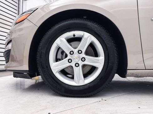 Used 2022 Chevrolet Malibu LS image 12