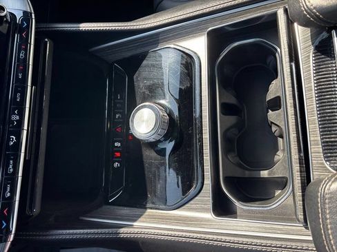 Used 2024 Jeep Wagoneer Series II w/ Flexible Seating Group RWD image 42