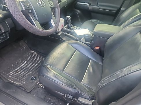 Used 2019 Toyota Tacoma TRD Off-Road w/ TRD Premium Off Road Package image 6