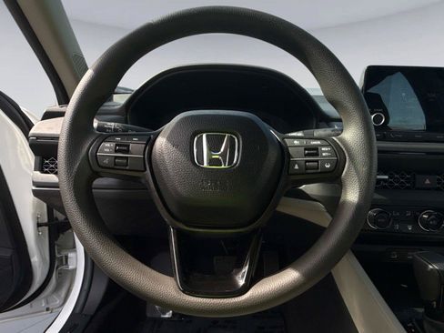Certified 2025 Honda Accord SE image 26