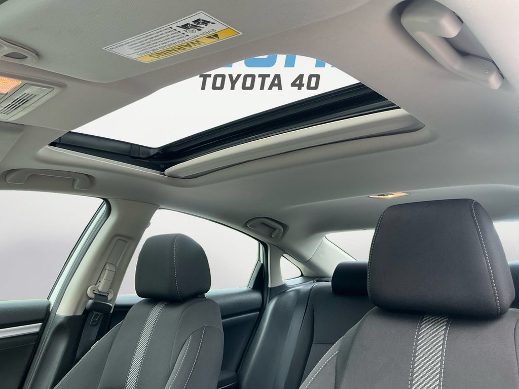 Used 2018 Honda Civic EX image 9