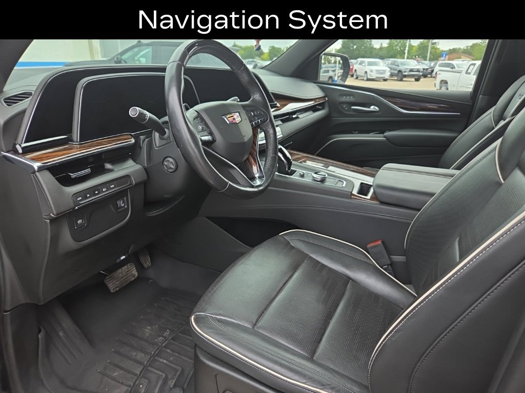 Used 2023 Cadillac Escalade ESV Premium Luxury w/ LPO, Radiant Package AWD/4WD image 17