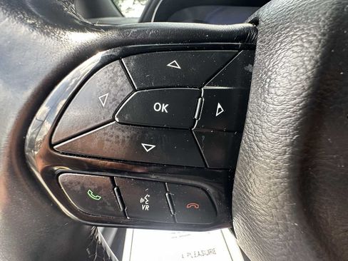 Used 2018 Chrysler 300 S RWD image 15