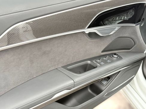 Used 2022 Audi S8 image 14