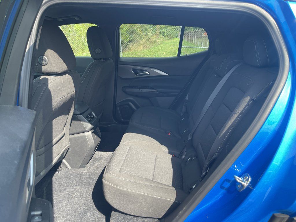 Used 2025 Chevrolet Equinox EV LT FWD image 24