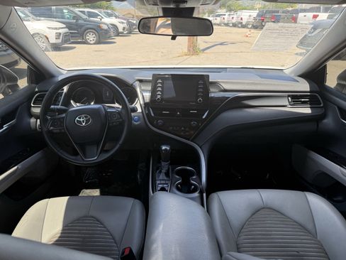 Used 2021 Toyota Camry SE FWD image 10