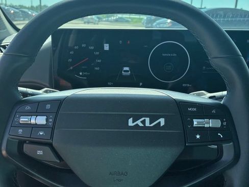 Used 2025 Kia K4 EX FWD image 24