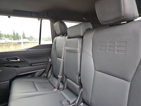 Used 2024 Lexus GX 550 image 21